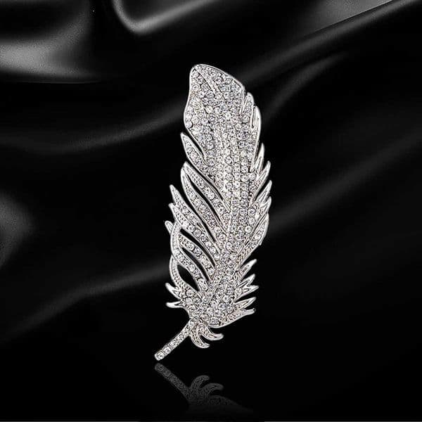 SKEDS Luxury Feather Crystal Brooches For Women Fashion Rhinestone Banquet Party Jewelry Accessories Vintage Badges Brooch Pin Q260529