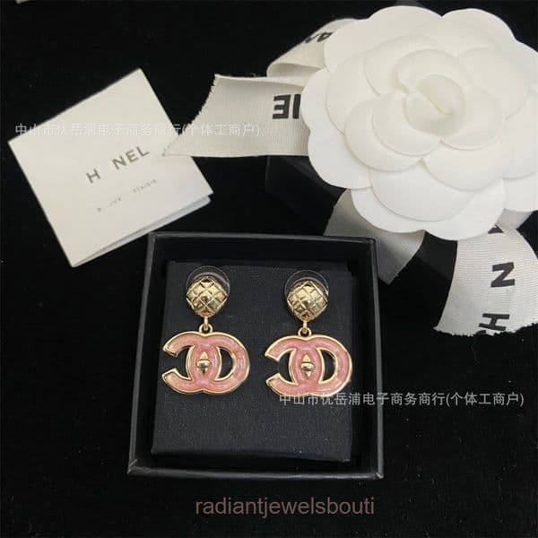 designer earrings cc earrings Double C Pink Enamel Acrylic Rhombus Earrings for Women Light Luxury Style Earrings channels channeled diamond