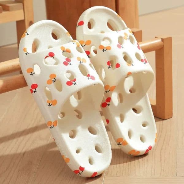 2026 new hollow breathable slippers unisex non-smelly feet non-slip slippers women