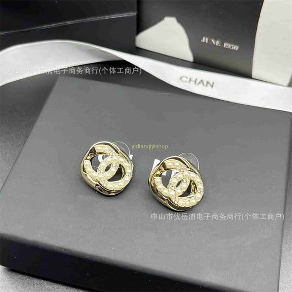 cc earrings designer channels earrings Trendy Double C Circle Pearl Earrings for Women Round Earrings for Women channeled