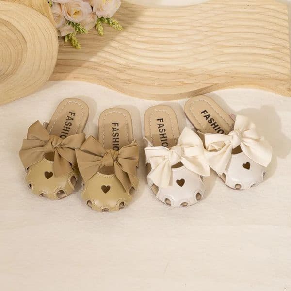 Summer Children Causal Slippers Fashion Heart Cut Out Bow Girls Beach Slides Sandals Lightweight Kids Closed Toe Flat Slippers 260529