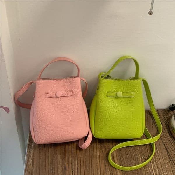 Hand-held small 2026 new model, solid color, personalized phone trendy versatile crossbody bag, stylish and fashionable bucket bag