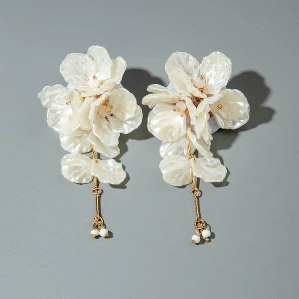 White Flower Earrings for Women Elegant Layered Petal Tassel Drop Dangle Jewelry Daily Party Wedding Accessories Gift