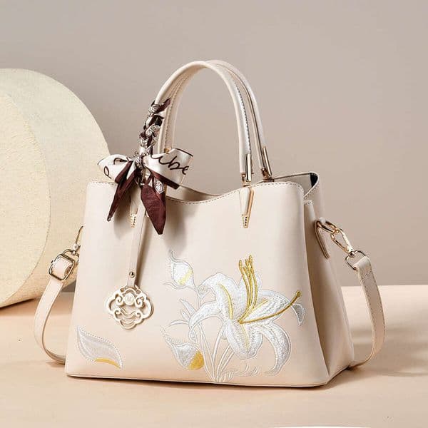 Designer Bag Mother's Day Gift Embroidered Off-White Large Capacity Handbag Middle-Aged Mom Luxurious High-End Crossbody Shoulder Bag