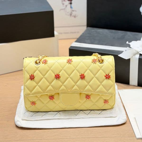 Orange Flower Small Badges Decoration Women Shoulder Bag Classic Double Flap Lambskin Leather Diamond Gold Hardware Medium Evening Wallet Crossbody Handbag 26cm