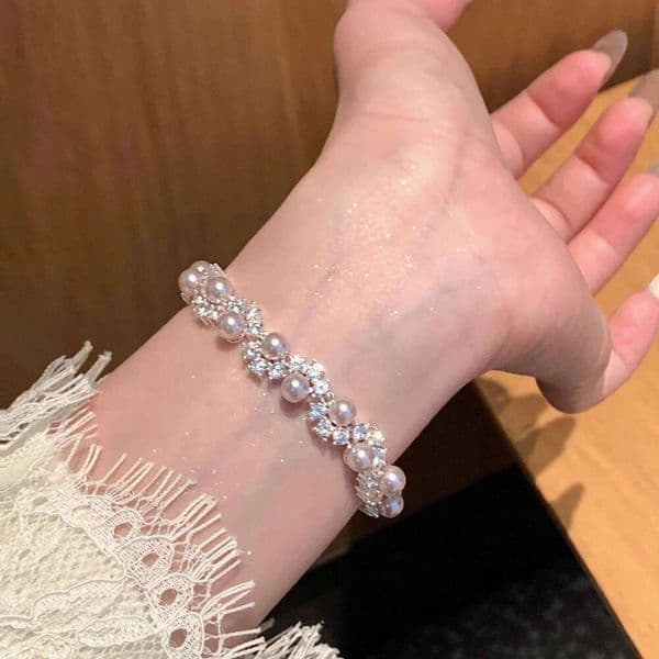 Designer Jewelry Luxury Jewelry French Micro Pave Zircon Pearl Bracelet For Women Fashionable Elegant High-End Feel Niche Exquisite Personalized Jewelry