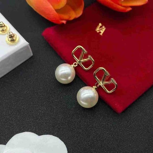 High quality Letter V pearl earrings for women designer earrings Luxury Stud 18K Gold earrings Letter Classic jewelry for party earring D2qp