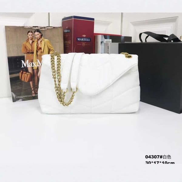 2025 New Fashionable High-Quality Chain Bag Versatile and Elegant Large Capacity Commuting Shoulder and Crossbody Womens Bag Cloud Style H260401