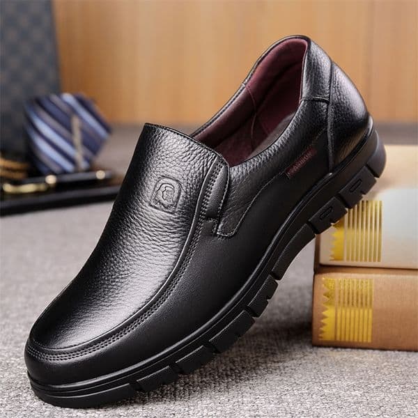 Summer Men Leather Shoes soft soled Casual Flat Shoes Outdoor Walking shoes Comfort fashion soft leather shoes Loafers 260331