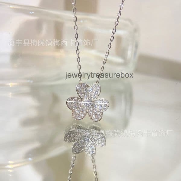 Designer Jewelry van cleefi necklace Womens Clover Necklace with Full Diamond Petals Lucky Clover Rose Plated Chain for Summer 0V7N