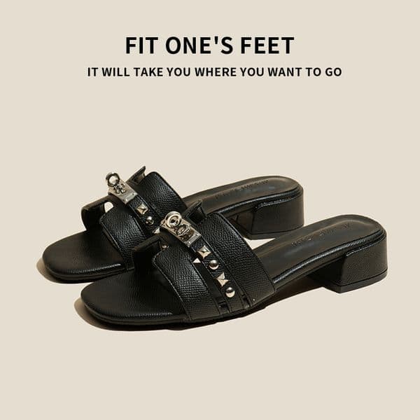 Free shipping designer slippers for womens flat sandals black beige brown grey khaki white Fashionable versatile Soft outsole outdoor casual flat slippers