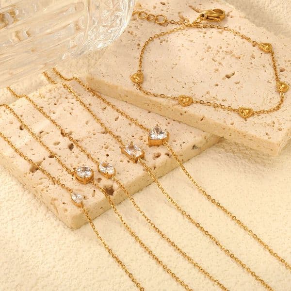 French Retro Zircon for Women, Light Luxury gold Temperament Versatile Stainless Steel Heart-shaped Export Inlaid Diamond Bracelet