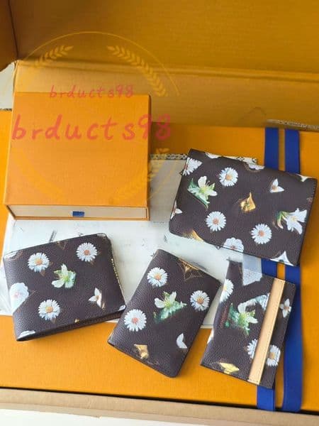 10A new style mascua letter surfin monagram Leaher Case Card spors fooball passpor golf swimming letter skiing Couple's wallet Street skateboarding. Basketbal c