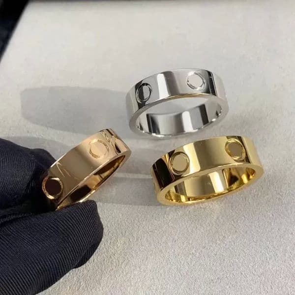Luxury Designer Ring for Women Classic Love Rings Trend Band Simple Personality Style Romantic Jewelry holiday Gift 18K Gold ring