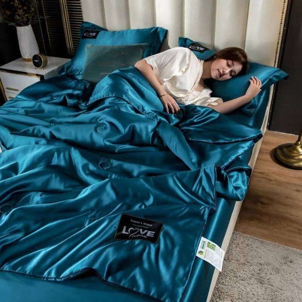 Summer Mulberry Comforter Duvet Insert Luxury Natural Silk Blanket Satin Bedding Quilt Queen Single Double Twin Size Bed 26Y0402