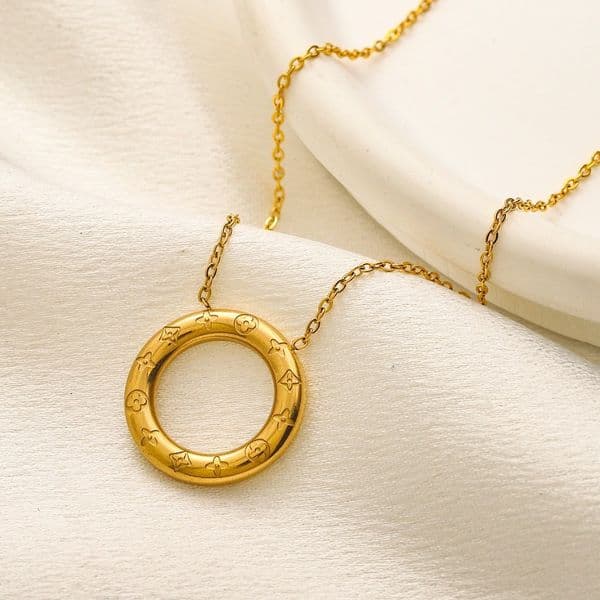 Luxury Open Circle Pendant Necklace for Women Man 18K Gold Plated Stainless Steel Monogram Engraved Necklace Hypoallergenic Minimalist Fashion Jewelry