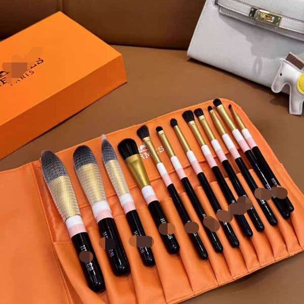 H Brand Makeup Eyeshadow Powder Foundation Blush Highlight Concealer Full Set Brush Tools Soft Bristles