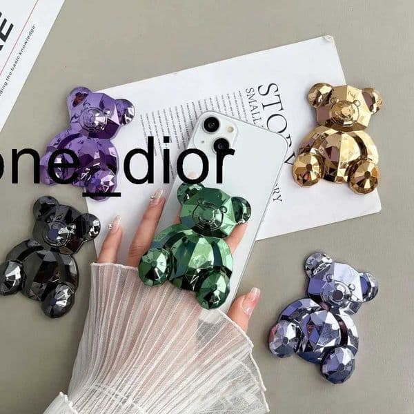 Cute Crystal Bear Phone Holder Portable Back Sticker Bracket PC port Frame Universal Phone port Kickstand Y251129