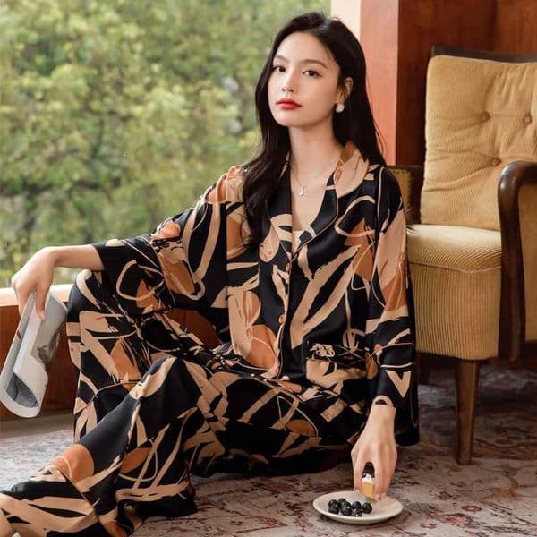 Premium Womens Ice Silk Pajama Set Lightweight Long Sleeve Loungewear Fashionable Silk Design Luxurious Comfort for Homewear