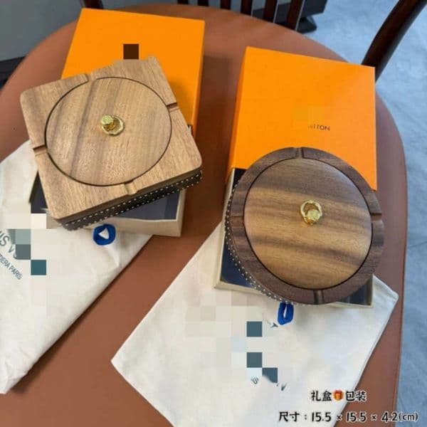 Walnut wood rivet ashtray PU leather lining, stainless steel, with lid anti-slip pad, available in square and round shapes