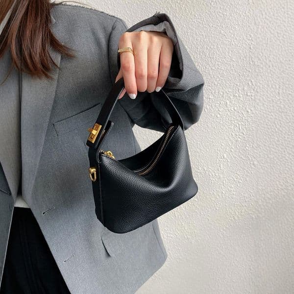 Free Shipping Luxury Bags Cloud Style Designer Bags Vintage Soft Leather For Girls Underarm Handbag Crossbody Small 2026 New Fashion Versatile Casual Bag