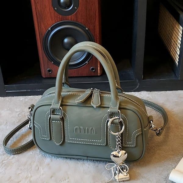 new Free delivery luxury shoulder bag Simple casual handbag for women with personalized commuting style