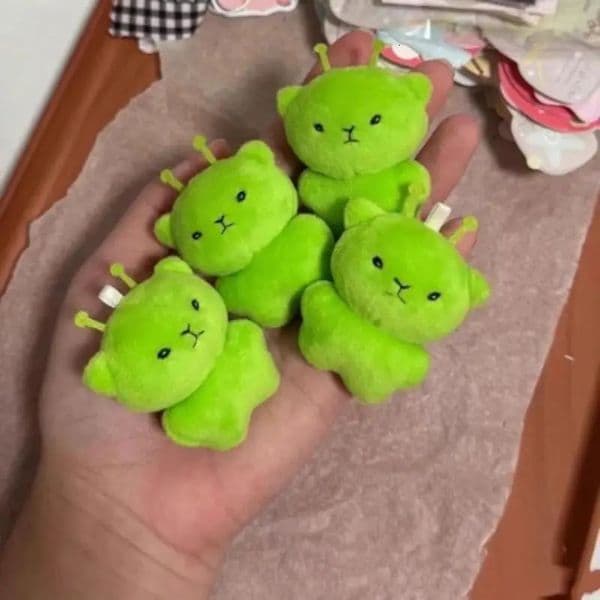 //Alien Cat Plush Toy Cartoon Stuffed Animal Keychain Accessories Creative Ugly Cute Backpacks Pendant Party Gift 260401