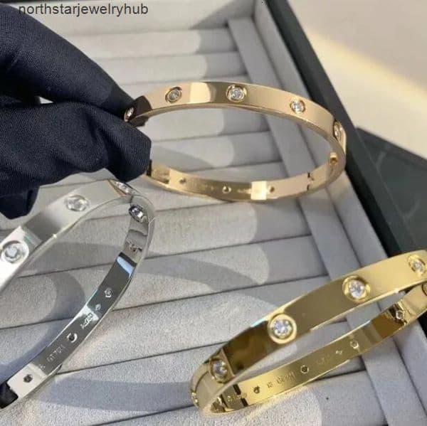 Designer Jewelry Carttierr Bracelet For Women Luxury Bracelets Charm Bangle Silver Gold Rose Stainless Steel Jewellery Colorfast Cuff Braclet Party Couple k2130