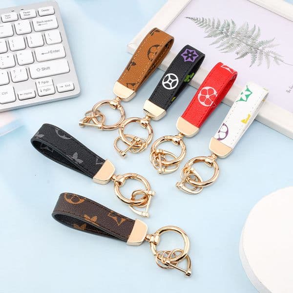 Custom Leather Coil Keychain: Trendy Couple's Anti-Loss Keychain