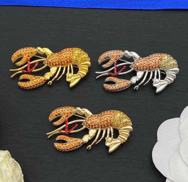 Luxury Designer Rhinestone Letter Brooches Interesting Design Lobster Brooch Pin Gold Silver Plated Brooches Men Women Suit Coat High Quality Jewelry Gift