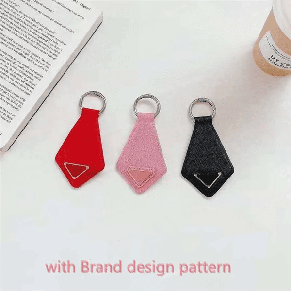 Fashion designer brand Suitable for Apple Airtags location tracker portable keychain high-quality triangle micro-label anti-lost Luxury protective keychain AAA