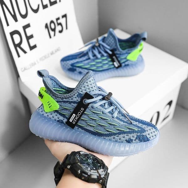 Young Children Sneakers Boys Girls Casual Shoes Kids Breathable Flying Knit Trainers Umshop Lightweight Sole Running Shoes Sizes 29 - 38 U0607