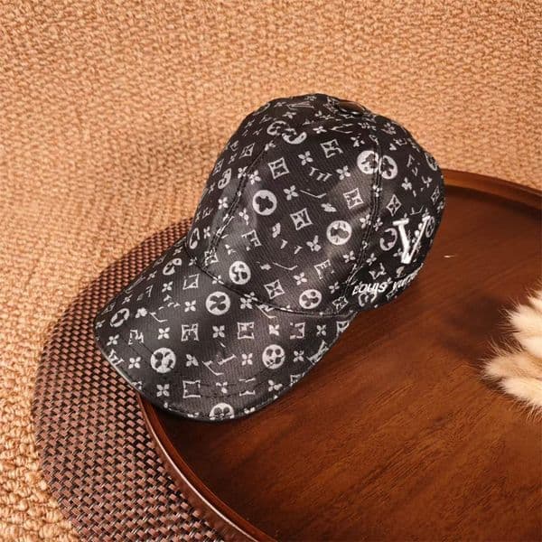 New stylish baseball cap, waterproof leather baseball cap, men's street cap, mesh cap with printed lettering, driver's cap.