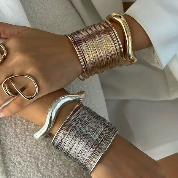 European And American Fashion Punk Wrapped Metal Brushed Open Folded Bracelet Retro Irregular Women Accessories Gift 260427