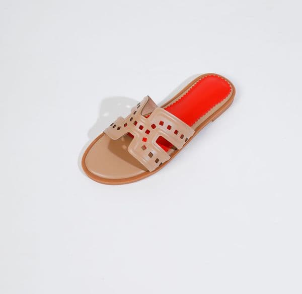2026 Summer New Casual Trend Sandals Outdoor Home Classic Retro Flat Slippers Beach Shoes for Women S260519