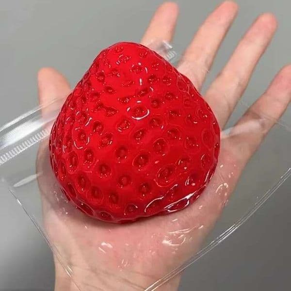 Strawberry Toy Internet Celebrity Hot Item Solid Stress Relief Artifact Imitation Silicone Feel Squeeze Wholesale Stall b60