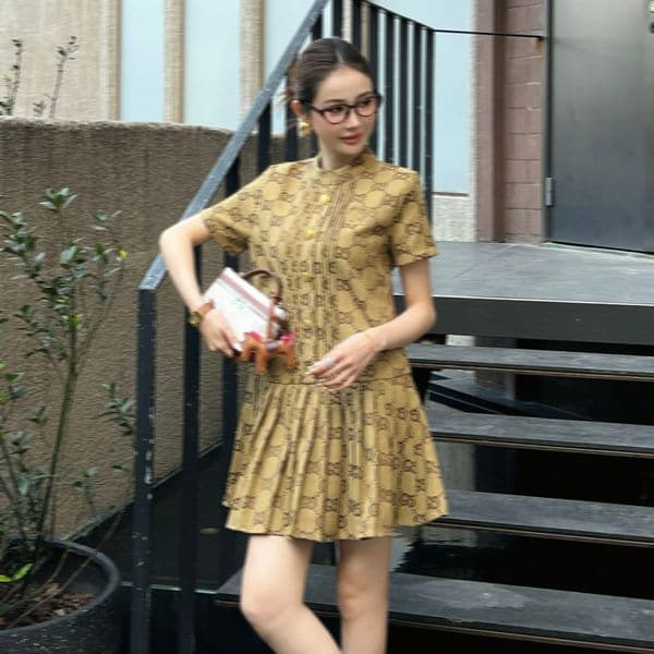 Elegant Plus Size Womans Lightweight Cotton Blouse Skirt Ensemble