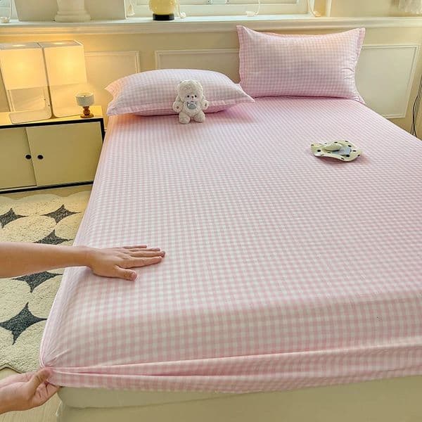 Plaid Style Fitted Sheet Skin-friendly Bed Cover Elastic Bedsheet for Girls Boys Room Couvre Lit Home Bed LinenNo Pillowcase 260402