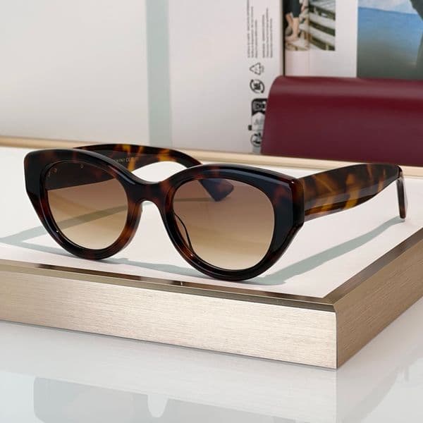 Popular Sunglasses For Men Women 1976 Fashion Summer Travel Avant Garde Goggles Style Anti Ultraviolet UV400 Oval Acetate Full Frame Glasses Random Box