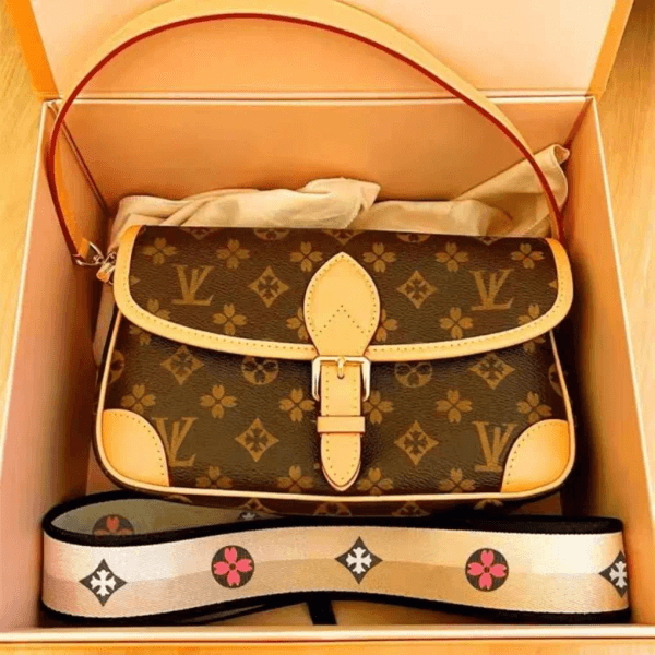 Designer bag Women Crossbody bags Diane Baguette Embossed Flower Handbag Shoulder Bags Lady Clutch Tote Bag shopping Female Purse Wallet clutch bag 10A