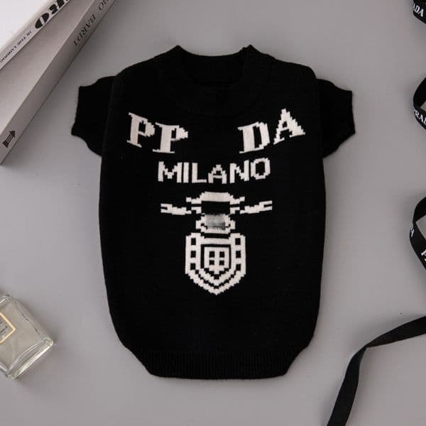 2026 New Designer Clothes Luxury Apparel Winter Warm Pet Sweaters Knitted Turtleneck Cold Weather Pets Coats Puppy Cat Pullover Clothing For