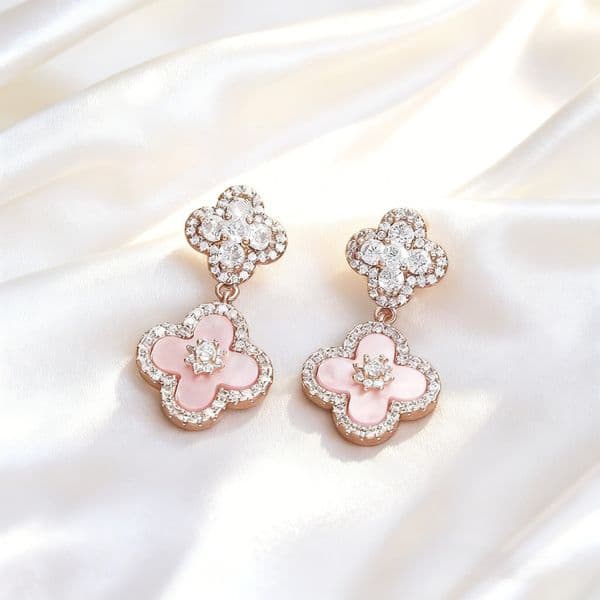 Earrings Pink Shell Four-Leaf Elegant Commuter Earrings Pink Fashion Light Luxury Compact Versatile Silver Studs Earrings