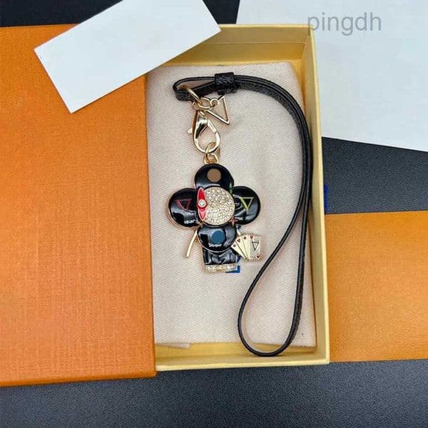 Keychain Sunflower Pattern Designer Lanyards Womens Bag Charm Luxury Key Chains Flower Keychains Fashion Ornament For Bags Phone Daily Bag Pendant