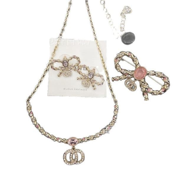 Designer Jewelry channels necklace Diamond-studded spiral necklace and earring set with bowknot and pink crystal brooch for women cc necklace