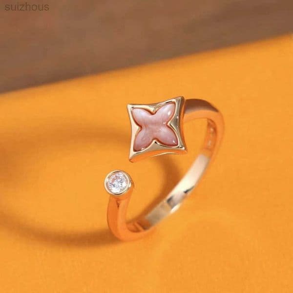 Jewelry Fashion White Designer Shell Round Clover Women Open Gold Titanium Steel wer Ring Love Gift With Box