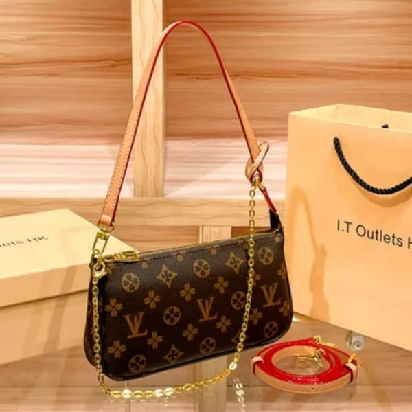 10A Designer Shoulder Bag Tote Women Crossbody Bags Leather Luxury bags Black Diane Baguette Handbag Large-capacity Canvas Strap tote bag