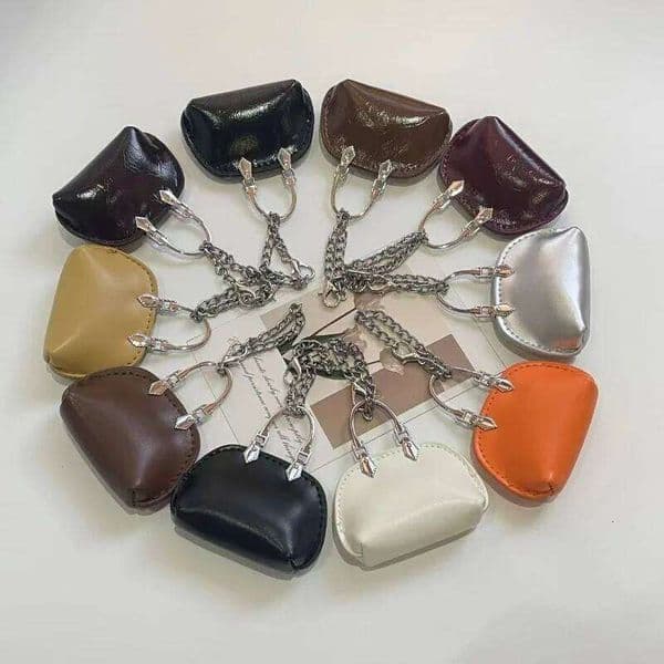 New mini handbag pendant with high-end feel, shell bag, exquisite hanging decoration chain, small bag keychain 26W0408