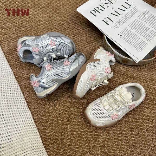 Childrens Sports Shoes 2026 Spring and Autumn New Model Girls Breathable Mesh Shoes School White Shoes Soft Sole Casual Shoes Q260408