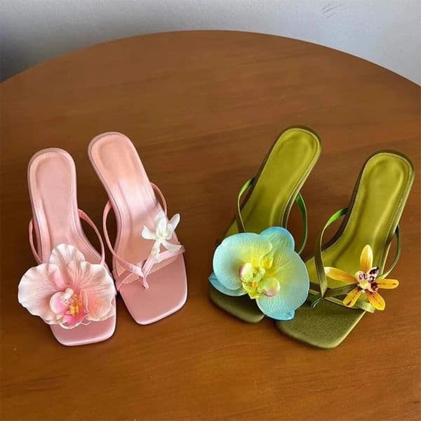 Hawaii Asymmetrical Flower SandalsSilk Fairy Clip Toe Thin HeelsWomen Beach Vacation Flip Flop Sandal2025 Summer Dress Shoes260407