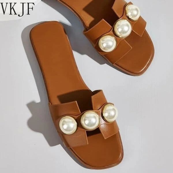 Slippers Women 2025 Flat Slippers Party Shoes Fashion Pearl Sandals Slippers Roman Women Flip-Flops Casual Beach Shoes Trend260407